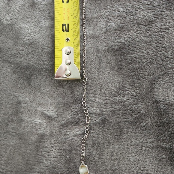 A Silver Tone Reversible Necklace with  Polished & Striated Sides 16 inches. - Picture 10 of 11